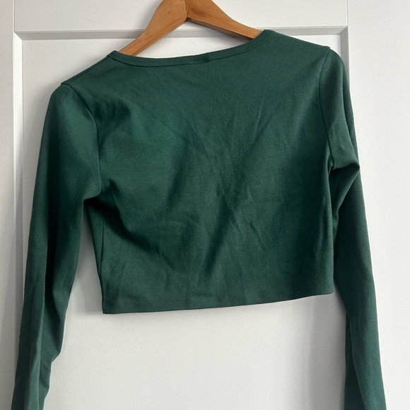 aritzia sunday best long sleeve shirt - medium - Picture 2 of 2